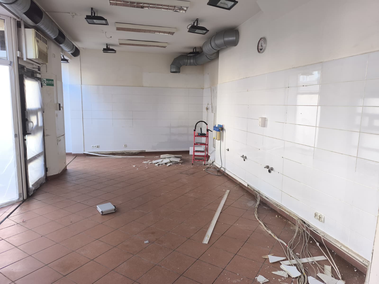Złota Rączka Bydgoszcz | Perfect Serwis Lokal usługowy przed odświeżeniem
